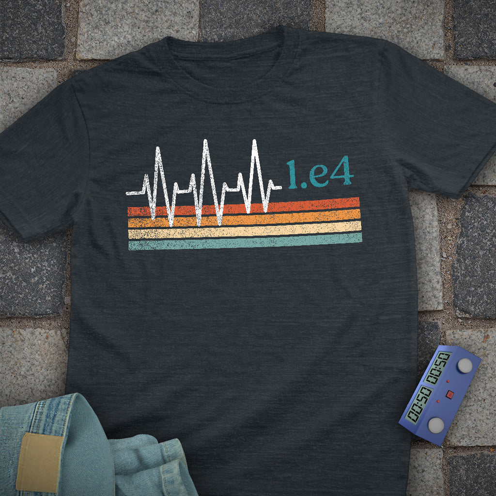 Retro Heartbeat 1.e4 Chess T-Shirt